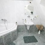 Julianin Dvor 3*