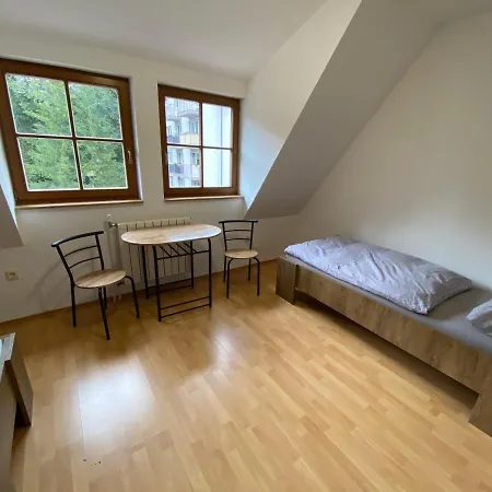 מלון דירות Julianin Dvor *