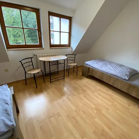 מלון דירות Julianin Dvor *