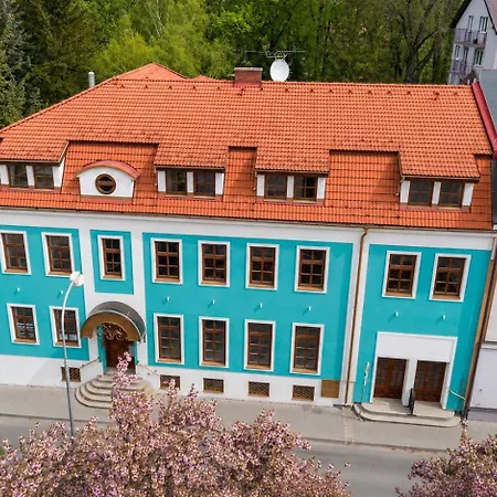 Julianin Dvor 3*